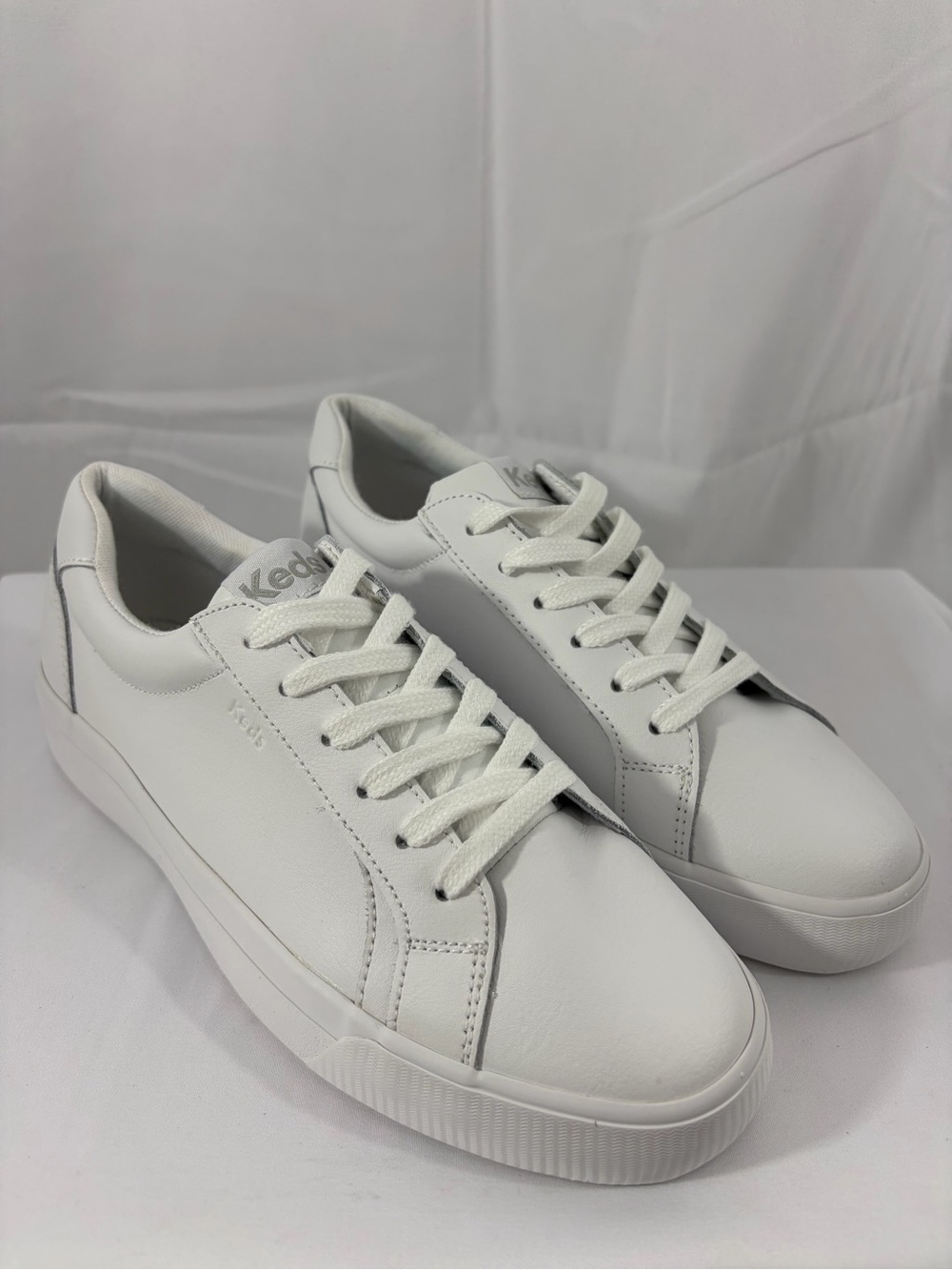 NWT Keds Women’s Size 7 White Low Top Classic Leather Sneakers